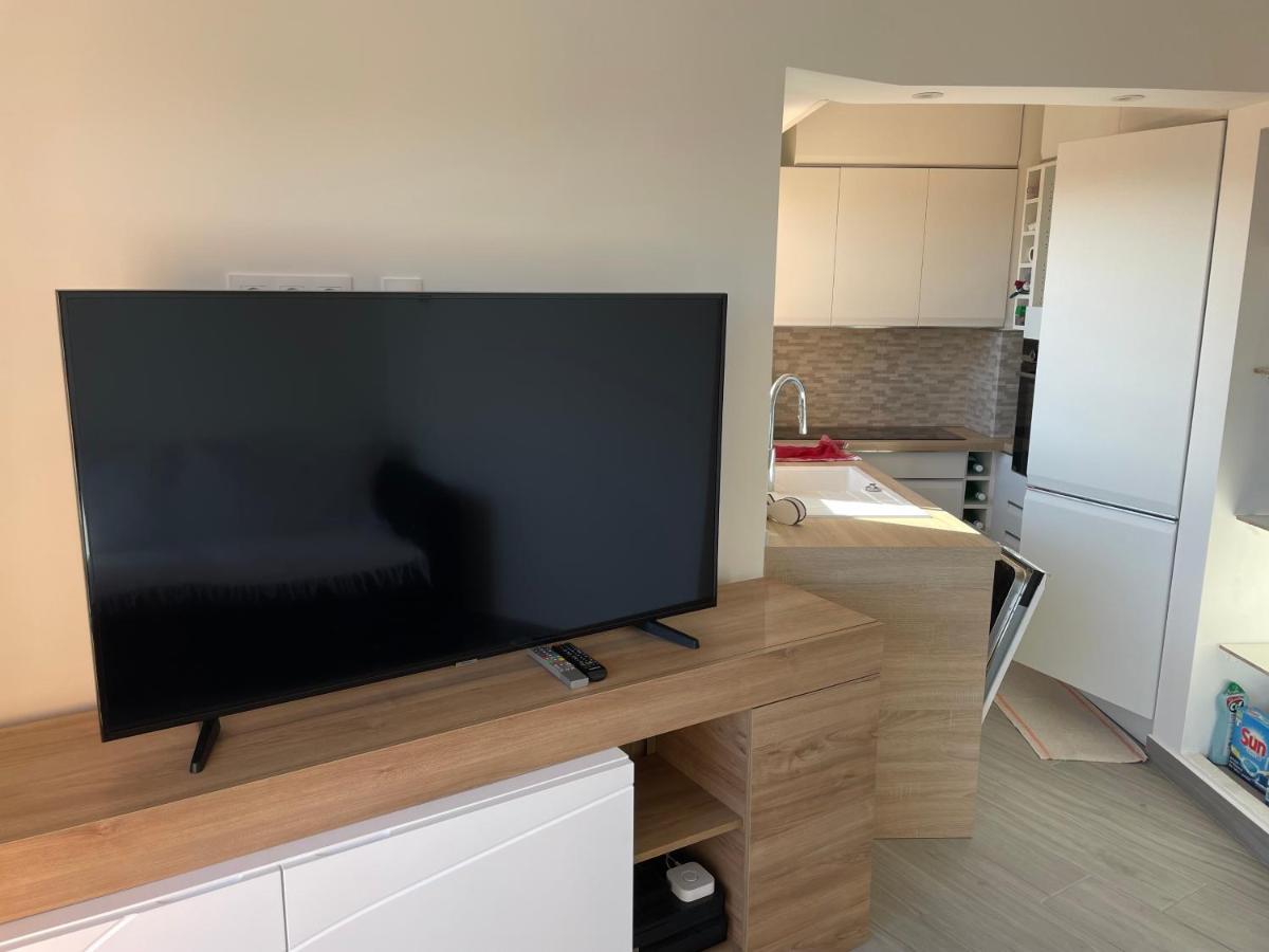 Apartment Appt T2 Refait A Neuf - Vue Dans Avec Piscine Mandelieu